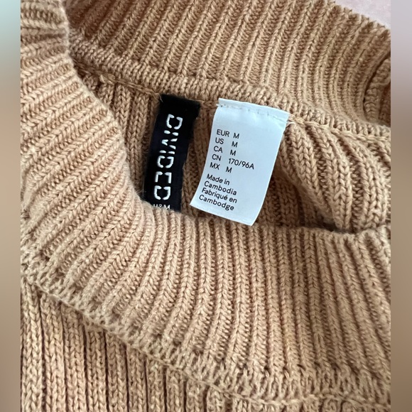 DIVIDED Shoulder Cut Long Sleeve Sweater - Picture 4 of 4